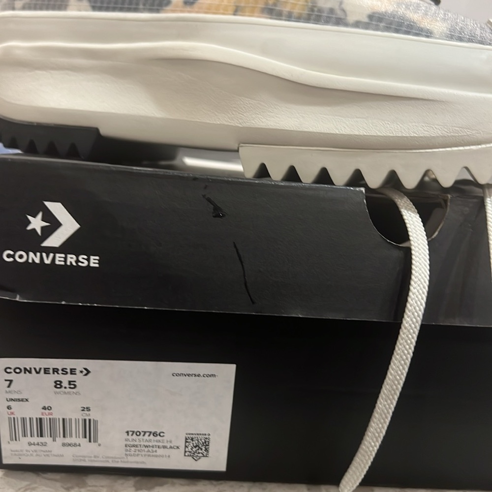 New Converse Women's Run Star Hike High Top Platform Egret/White/Black - Picture 8 of 9